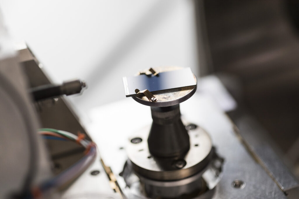 Solarzelle in einer REM-Halterung